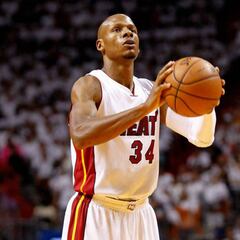 Los Warriors piensan en Allen para reforzar el banquillo