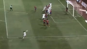 Carlos Villanueva marc&oacute; un golazo en la goleada de Al Ittihad. 