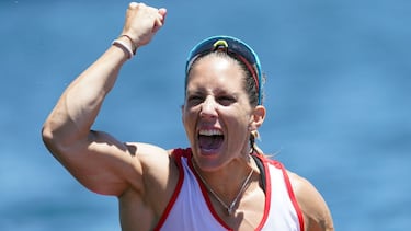 03 August 2021, Japan, Tokyo: Spain's Teresa Portela Rivas celebrates silver medal after the Women's Kayak Single 200m Final of the Canoe Sprint competitions, at Sea Forest Waterway, during the Tokyo 2020 Olympic Games. Photo: Mike Egerton/PA Wire/dpa 03