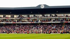 La parte de la grada de Highbury, antiguo estadio del Arsenal, con su famoso reloj.