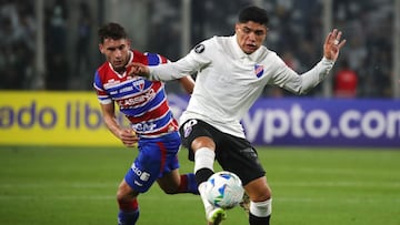 Futbol, Colo Colo vs Fortaleza.
Fase de grupos, Copa Libertadores 2025.
El jugador de Colo Colo Claudio Aquino es fotografiado durante el partido de copa libertadores por el grupo E contra Fortaleza disputado en el estadio Monumental en Santiago, Chile.
10/04/2024
Jonnathan Oyarzun/Photosport
Football, Colo Colo vs Fortaleza.
Group stage, Copa Libertadores 2025.
Colo Colo’s player Claudio Aquino is pictured during the copa libertadores match for group E against Fortaleza at the Monumental stadium in Santiago, Chile.
10/04/2024
Jonnathan Oyarzun/Photosport