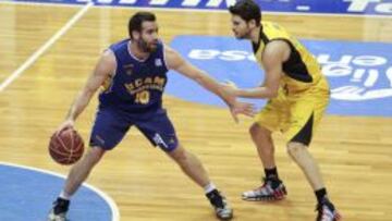 Carlos Cabezas ante Ricardo Uriz.