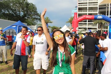 Aficionados en la Fan Zone.