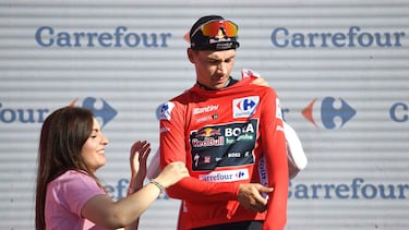 Roglic da el golpe de efecto