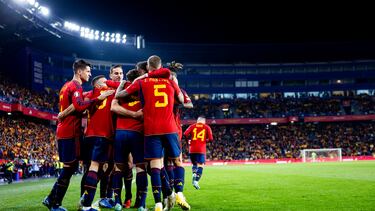 Los internacionales celebran el primer gol ante Georgia en Valladolid.