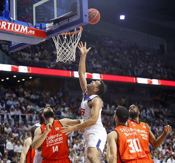 Bojan Dubljevic y Felipe Reyes. 