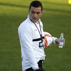 "Tengo una plantilla fantástica y cojonuda a la que debemos sacar el mejor rendimiento"