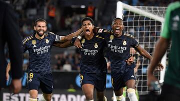 0-1. Jude Bellingham celebra el primer tanto con Nacho Fernández y David Alaba.