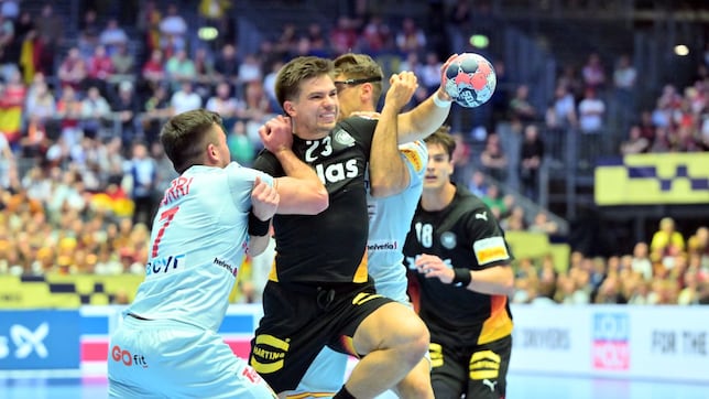 España cae ante Alemania y pasa sin puntos