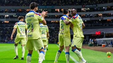 Julian Quinones celebrates his goal 1-0 of America during the 8th round match between America and Cruz Azul as part of the Torneo Clausura 2024 Liga BBVA MX at Azteca Stadium on February 24, 2024 in Mexico City, Mexico.