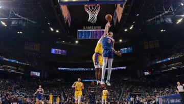 After a sloppy game, the Warriors ran away with a 128-112 win over the Lakers on Thursday night, and will try to hang on to two things going into the playoffs.