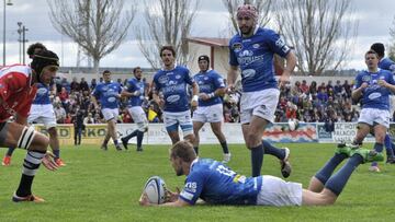 Imagen de un partido del VRAC Quesos Entrepinares y Rugby El Salvador en la División de Honor de 2016.