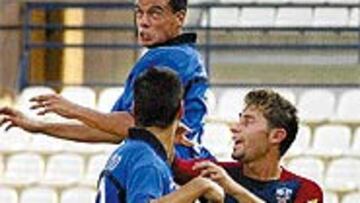 <b>A DOMICILIO</B>. El Lleida se llevó los tres puntos.