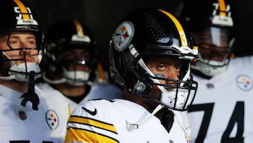 PHILADELPHIA, PENNSYLVANIA - DECEMBER 15: Russell Wilson #3 of the Pittsburgh Steelers stands in the tunnel before a game against the Philadelphia Eagles at Lincoln Financial Field on December 15, 2024 in Philadelphia, Pennsylvania. Emilee Chinn/Getty Images/AFP (Photo by Emilee Chinn / GETTY IMAGES NORTH AMERICA / Getty Images via AFP)