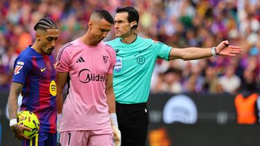 Martínez Munuera...