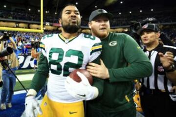 El balón voló y voló sobre el campo hasta que, justo donde comienza la end zone, el gigantesco (y solitario) Richard Rodgers se alzó para atrapar el cuero y conseguir in extremis la victoria para su equipo. El tight end fue el máximo receptor de su equipo con 8 recepciones para 146 yardas, incluído este touchdown de 61.