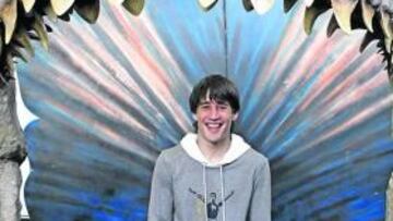 Bojan, entre tiburones.