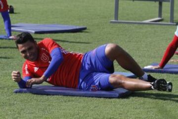 Clave en el esquema de Jorge Sampaoli en Chile, el defensor vuelve al país desde el Mainz de Alemania para jugar en la U.