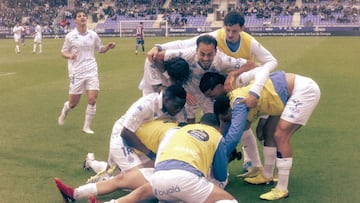 Quagliata celebra el gol de Luismi, al que asistió.