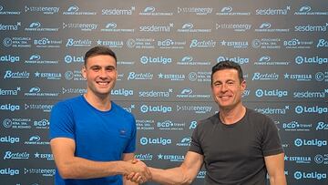 Fuzato con Amadeo Salvo durante su presentación como jugador del Ibiza.