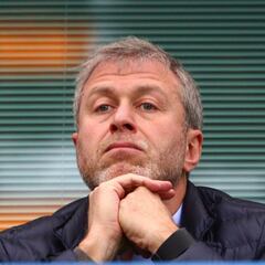 ¿Cómo Roman Abramovich pasó del orfanato a convertirse en un oligarca?