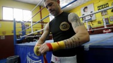 Iván Ruiz Morote, preparándose en el gimnasio de Luis 'Coraje' Muñoz.