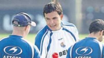 <b>TRABAJO. </b>Coleman prefiere centrarse en lo deportivo y dejar aparte la renovación de Xabi Prieto.