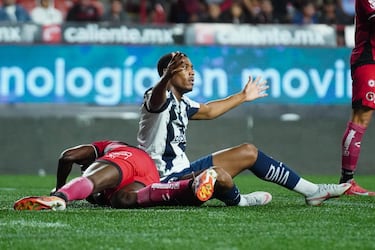 Martial llegó a apagar al Monterrey