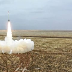 What countries are the nuclear powers of the world? How many nuclear weapons are there?