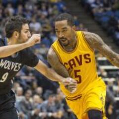 Los Cavs abusan de los Wolves tirando de fondo de armario