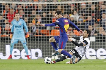 Messi y Parejo.