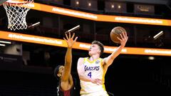 SAN FRANCISCO, CALIFORNIA - JULY 10: Dalton Knecht #4 of the Los Angeles Lakers shoots against the Miami Heat during the first half of the 2024 California Classic at Chase Center on July 10, 2024 in San Francisco, California. NOTE TO USER: User expressly acknowledges and agrees that, by downloading and or using this photograph, User is consenting to the terms and conditions of the Getty Images License Agreement.   Thearon W. Henderson/Getty Images/AFP (Photo by Thearon W. Henderson / GETTY IMAGES NORTH AMERICA / Getty Images via AFP)