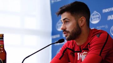 Carles Gil ve al Deportivo en buena forma