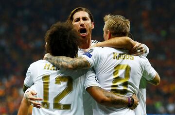 0-1. Toni Kroos celebró el primer gol con Marcelo y Sergio Ramos.