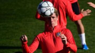 El Atleti prepara el partido ante el PSV con Torres recuperado