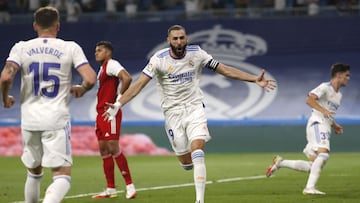 Soccer Football - LaLiga - Real Madrid v Celta Vigo - Santiago Bernabeu, Madrid, Spain - September 12, 2021 Real Madrid&#039;s Karim Benzema celebrates scoring their first goal REUTERS/Susana Vera