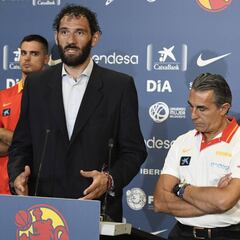 Scariolo firma con los Raptors y pone en un brete a la FEB