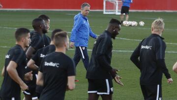 Joaquín Caparrós solo ha podido dirigir dos sesiones antes del partido.