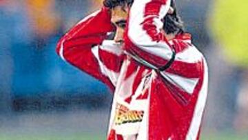 <b>NO ROMPE. </b>Ariel Ibagaza no acaba de aportar al equipo lo que se esperaba de él.