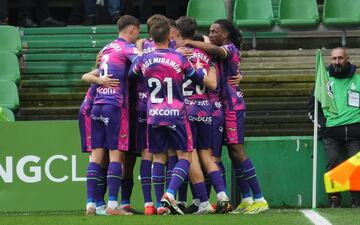 Los jugadores del Leganés celebran el gol de Diego García en Santander. 