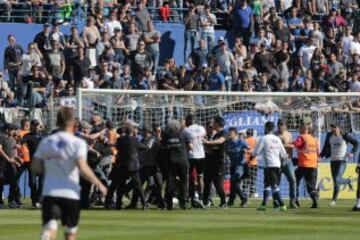 Las imágenes del ataque de los ultras del Bastia a jugadores del Lyon