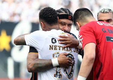 Memphis eclipsa a Neymar