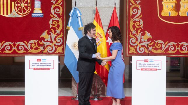 Ayuso entrega a Milei la Medalla Internacional de la Comunidad de Madrid