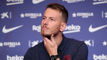 Barcelona's Neto: "Taking a wage cut? Everyone has their point of view"