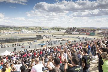 Gran ambiente en el Circuito del Jarama para despedir a Ángel Nieto.