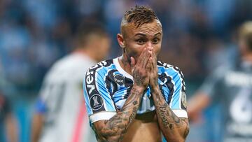 En octubre de 2018, el arquero de River se convirtió en el verdugo de 'Cebolinha' en la serie contra Gremio de la Libertadores pasada.