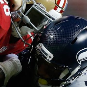 Carlos Hyde es abducido por la defensa de los Seahawks, que no es lo que fue, pero empieza a parecerse bastante.