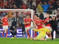 La derrota ante el Benfica de Mourinho dejó al Real Madrid fuera de la clasificación directa a octavos en Champions League y lo obligará a jugar repechaje.
