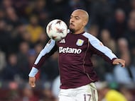 BIRMINGHAM (United Kingdom), 06/11/2025.- Donyell Malen of Aston Villa in action during the UEFA Europa League match between Aston Vila and Maccabi Tel Aviv, in Birmingham, Britain, 06 November 2025. (Reino Unido) EFE/EPA/ADAM VAUGHAN