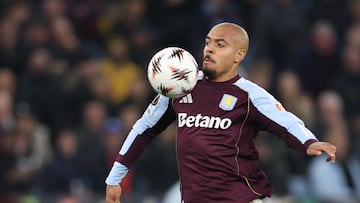 BIRMINGHAM (United Kingdom), 06/11/2025.- Donyell Malen of Aston Villa in action during the UEFA Europa League match between Aston Vila and Maccabi Tel Aviv, in Birmingham, Britain, 06 November 2025. (Reino Unido) EFE/EPA/ADAM VAUGHAN